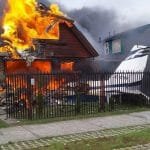 رجل كوري يقوم بإضرام النار في شقته