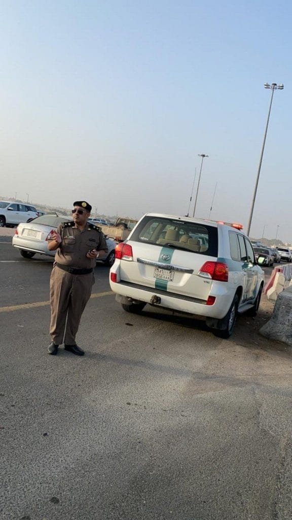 انغلاق المرور بجدة مؤقتًا بسبب انسكاب مواد بترولية إنغلاق المرور بجدة مؤقتًا