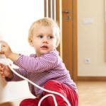 المحافظة على أمان سلامة الأطفال في المنزل