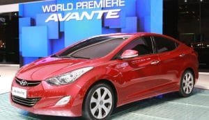 هيونداي افانتي سيارة سيدان متوسطة الحجم بتصميم عصري وأداء موثوق هيونداي افانتي