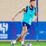 شبح الإصابة يطارد نيمار بعد طلب التبديل المفاجئ في مباراة الهلال واستقلال طهران شبح الإصابة يطارد نيمار بعد طلب التبديل المفاجئ في مباراة الهلال واستقلال طهران