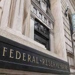 هل يستمر الاحتياطي الفيدرالي في سياسة خفض الفائدة وسط توقعات جديدة؟