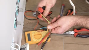 أفضل كهربائي منازل بجدة: الحل الأمثل لمشاكل الكهرباء بأمان وكفاءة 0531999644 كهربائي منازل