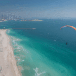 الطيران الشراعي الشاطئي في شاطئ جميرا