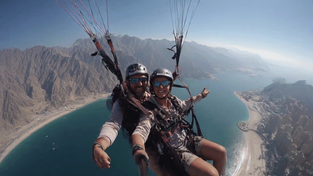 تجربة الطيران الشراعي في الإمارات وأجمل المناظر الطبيعية تجربة الطيران الشراعي في الإمارات