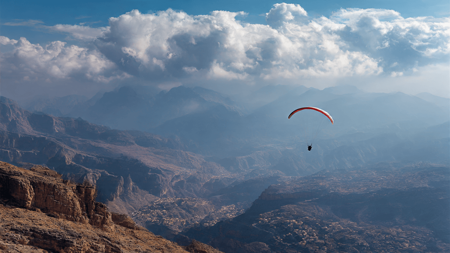 تجربة الطيران الشراعي في الإمارات وأجمل المناظر الطبيعية تجربة الطيران الشراعي في الإمارات