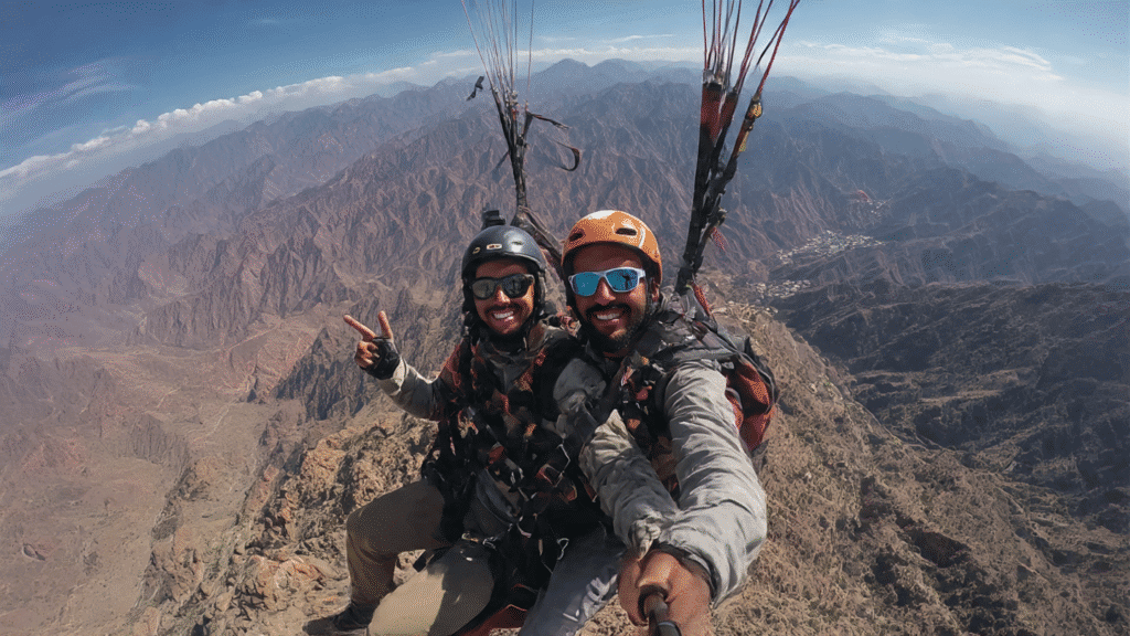 الطيران الشراعي من جبال الحجر