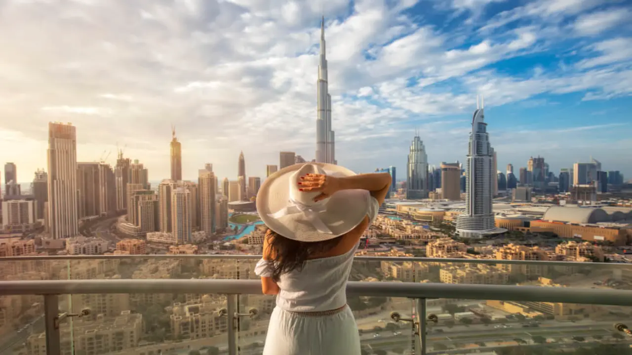 ما هي قواعد اللباس في دبي المناسبة للسياح؟ قواعد اللباس في دبي