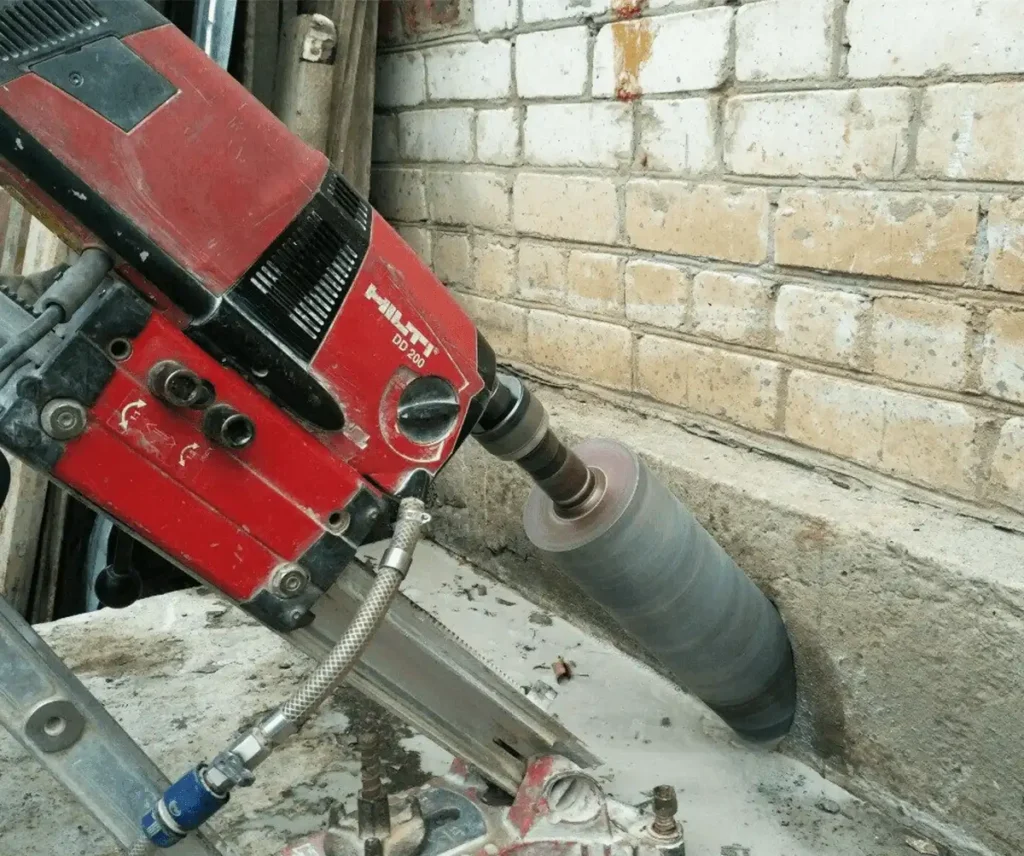 كيفية اختيار مقاول فتحات كور محترف من شركة دريل مكس - ولماذا تعتمد المشاريع الحديثة على ماكينة كور تخريم الخرسانة؟ شركة دريل مكس